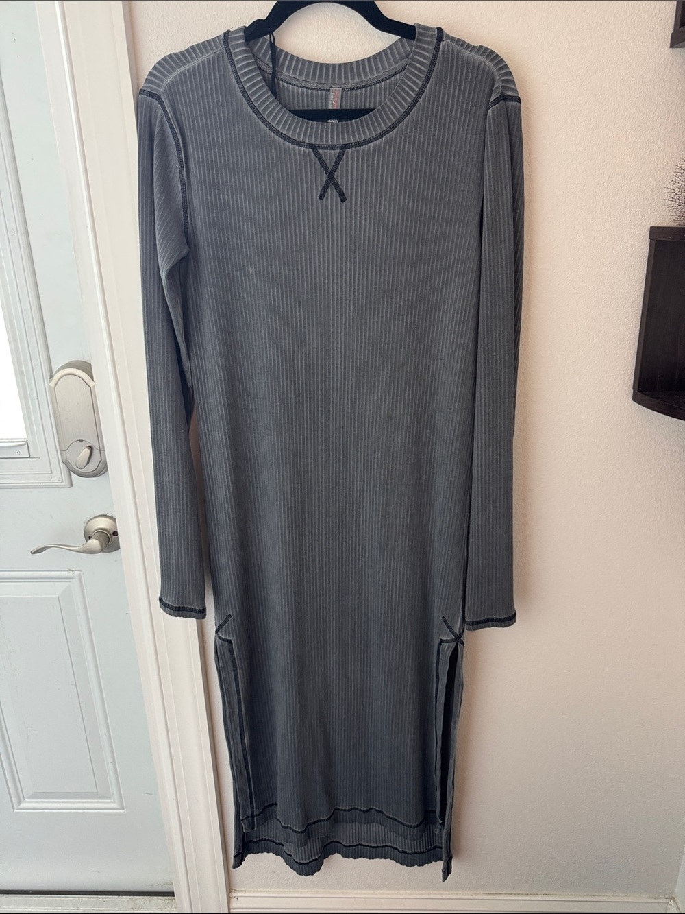 • FP Movement • NWOT Women’s Position Tunic Layer Long Sleeved Dress Charcoal - Picture 3 of 10